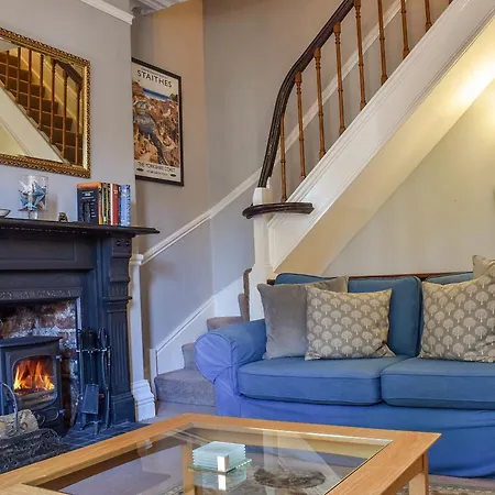 Laburnum House *