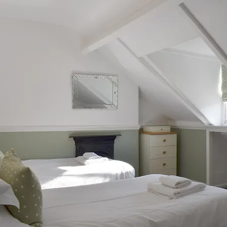 Laburnum House *